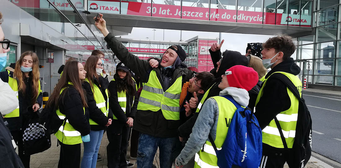 Z WIZYTĄ W PORCIE LOTNICZYM