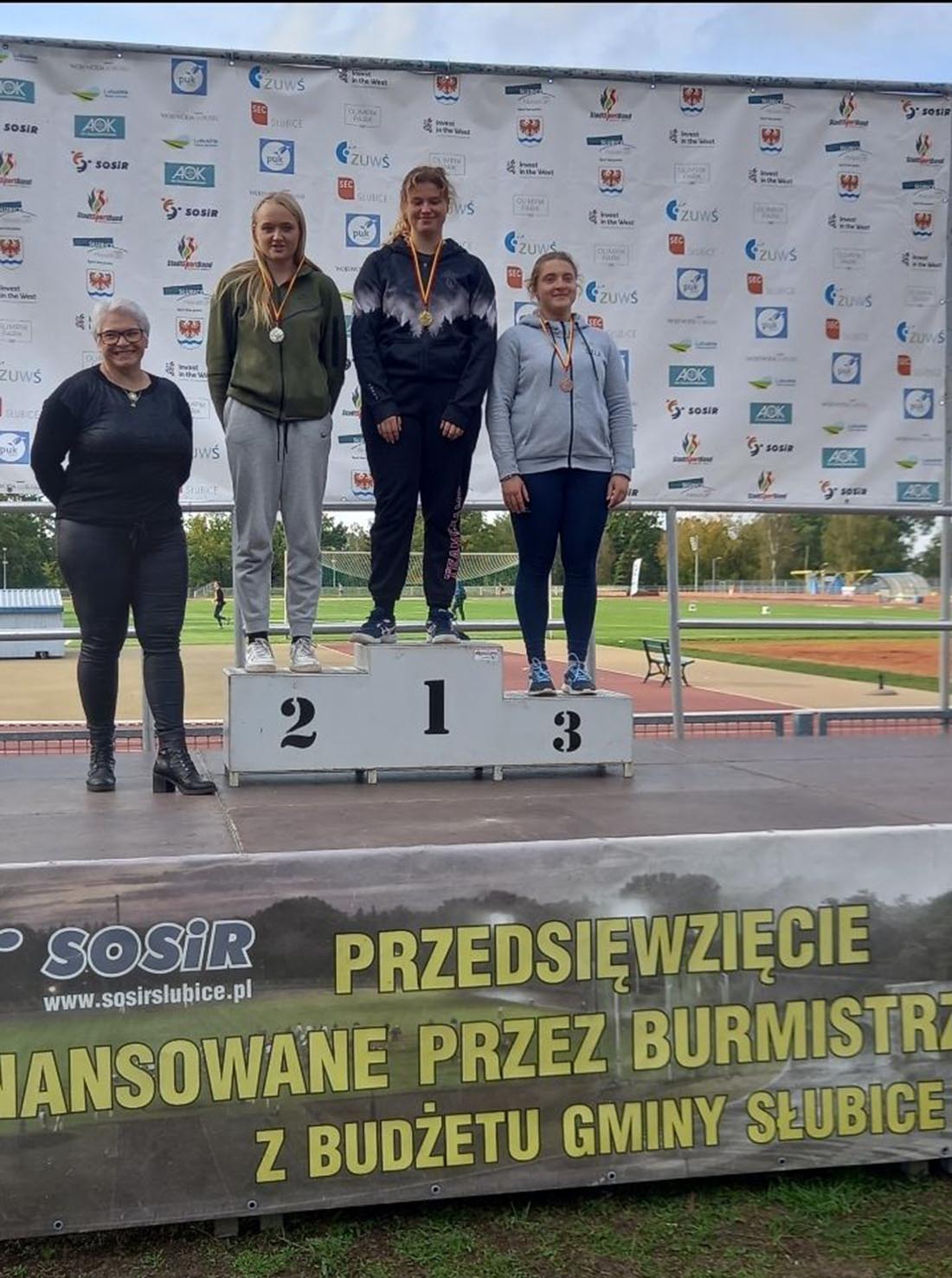 GRAD MEDALI NA KONIEC SEZONU