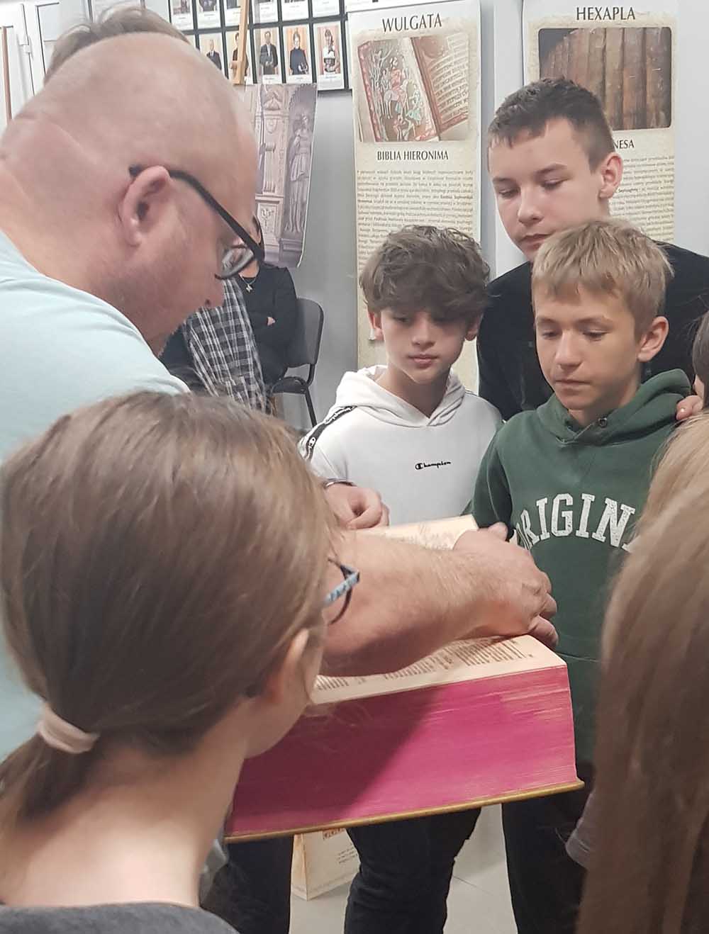 ZA NAMI TYDZIEŃ Z KSIĘGĄ KSIĄG