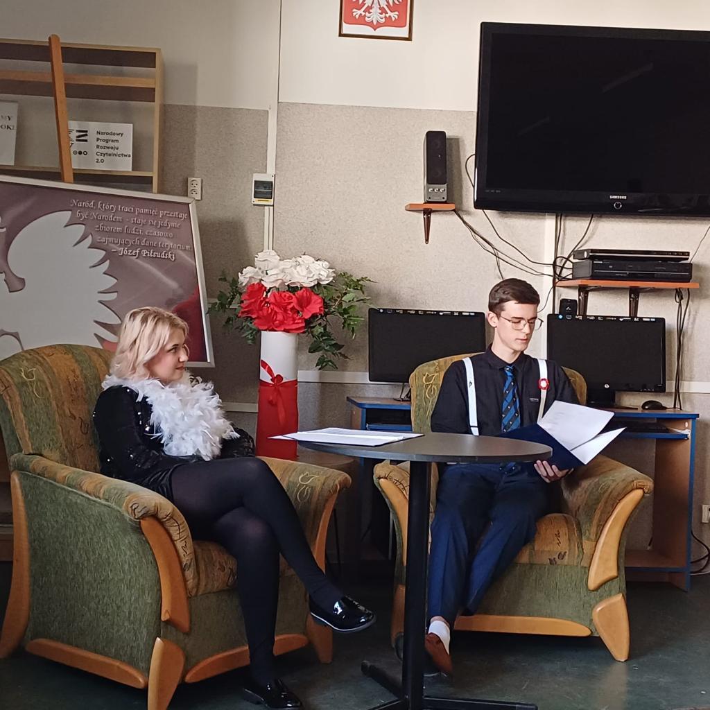 NIEPODLEGŁOŚĆ JEST KOBIETĄ4